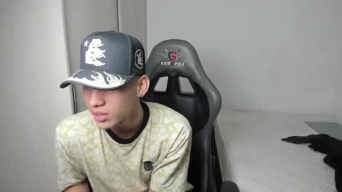 Miguel Hernandez online show from December 5, 12:30 am