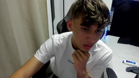 Snapshot of miguel_hz chatting on May 17, 12:30 am Miguel Hernandez online show from May 17, 12:30 am