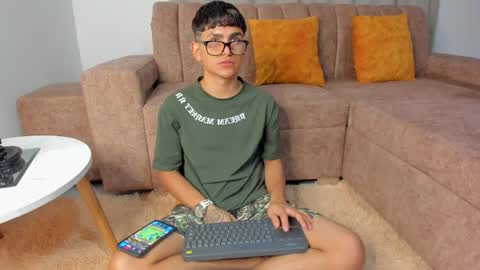 Snapshot of miguel_turqueza chatting on May 7, 8:42 am miguel_turqueza online show from May 7, 8:42 am