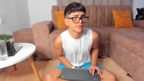 Snapshot of miguel_turqueza chatting on May 9, 4:45 pm miguel_turqueza online show from May 9, 4:45 pm