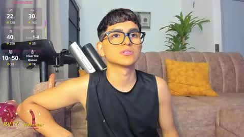 Snapshot of miguel_turqueza chatting on May 23, 4:39 am miguel_turqueza online show from May 23, 4:39 am