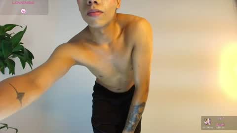 Snapshot of miguelangel_996 chatting on June 25, 5:34 am miguel angel online show from June 25, 5:34 am