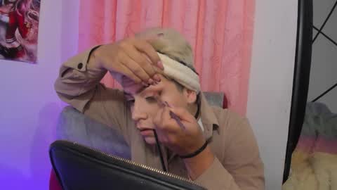 Snapshot of mihaa_adams chatting on February 6, 8:23 pm MIHAA-ADAMS online show from February 6, 8:23 pm