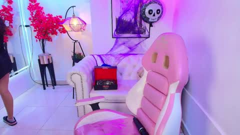 Miia online show from October 29, 7:48 pm