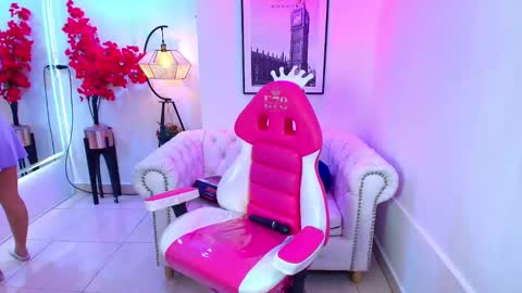 Miia online show from November 8, 7:34 pm