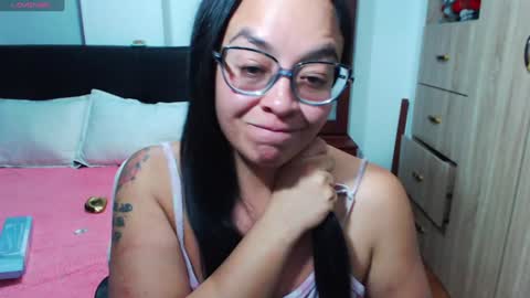 Snapshot of miia_big1boobs chatting on December 7, 11:12 pm miia big1boobs online show from December 7, 11:12 pm