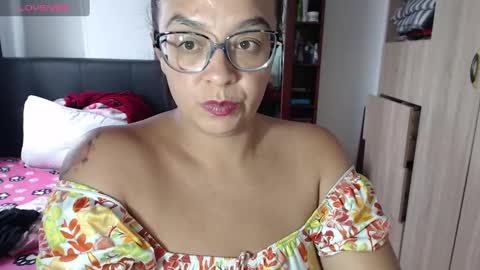 Snapshot of miia_big1boobs chatting on February 13, 9:49 pm miia big1boobs online show from February 13, 9:49 pm