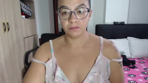 Snapshot of miia_big1boobs chatting on March 5, 12:22 pm miia big1boobs online show from March 5, 12:22 pm