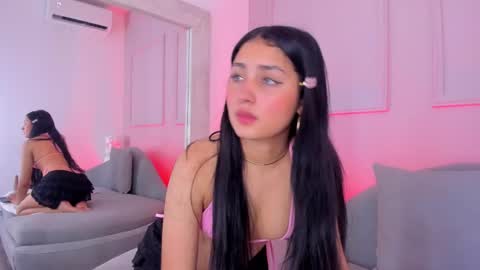 Mia online show from October 16, 6:31 pm