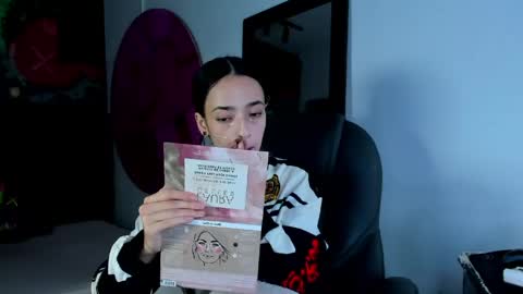 miia_bratz online show from May 28, 8:39 pm