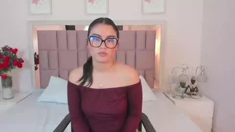 Mia  online show from December 29, 1:56 am