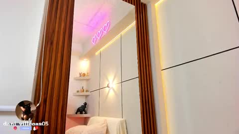 Snapshot of miia_parker_ chatting on October 23, 1:32 pm online show from October 23, 1:32 pm