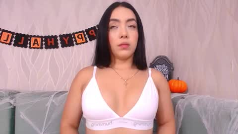 Snapshot of miia_scoott_ chatting on October 23, 11:53 am miia scoott online show from October 23, 11:53 am