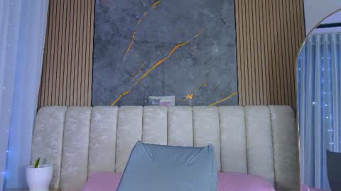 Snapshot of miia_scoott_ chatting on July 1, 11:56 am miia scoott online show from July 1, 11:56 am