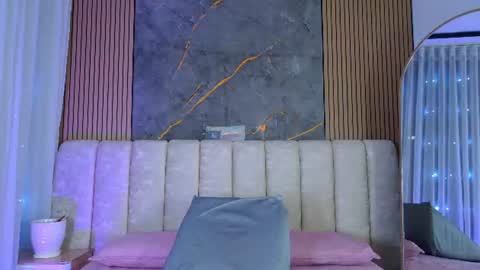 Snapshot of miia_scoott_ chatting on July 14, 12:00 pm miia scoott online show from July 14, 12:00 pm