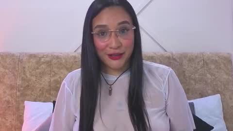 Snapshot of miia_secret_ chatting on February 7, 7:17 pm miia_secret_ online show from February 7, 7:17 pm