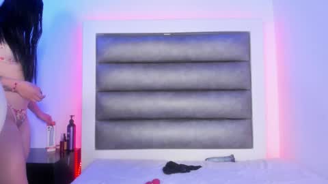 Mia online show from March 3, 4:07 am