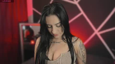 Snapshot of miiaa_stone chatting on June 16, 1:19 am miiaa stone online show from June 16, 1:19 am