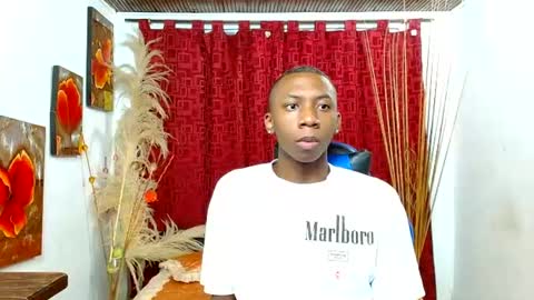 Snapshot of miilo18 chatting on February 19, 1:07 pm milo online show from February 19, 1:07 pm