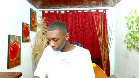 Snapshot of miilo18 chatting on February 20, 6:19 pm milo online show from February 20, 6:19 pm