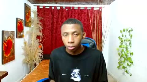 milo online show from March 26, 8:42 am