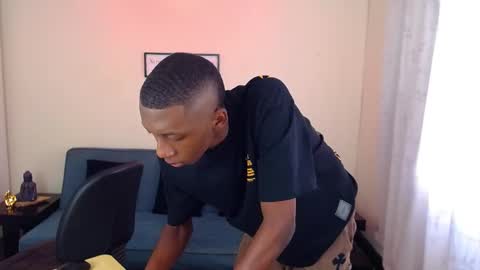 Snapshot of miiloo18 chatting on October 14, 7:47 pm Jordan online show from October 14, 7:47 pm