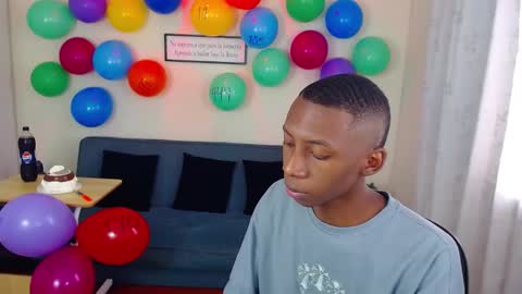 Snapshot of miiloo18 chatting on October 15, 8:42 pm Jordan online show from October 15, 8:42 pm