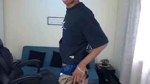 Snapshot of miiloo18 chatting on November 5, 9:15 pm Jordan online show from November 5, 9:15 pm