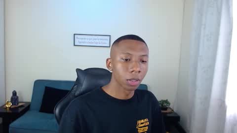 Snapshot of miiloo18 chatting on November 17, 7:41 pm Jordan online show from November 17, 7:41 pm