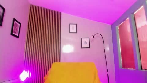 miilu  online show from January 11, 4:01 pm