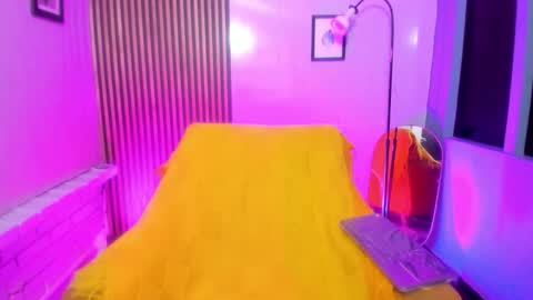 Snapshot of miilu__1 chatting on February 8, 3:43 am miilu online show from February 8, 3:43 am