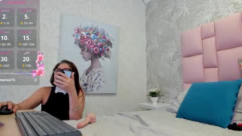 miiss_aurora_ online show from March 7, 10:07 pm