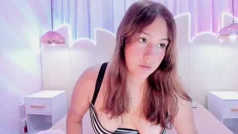 Snapshot of miiss_emmy chatting on October 7, 7:22 pm Emmy online show from October 7, 7:22 pm