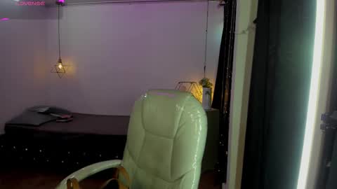 miiss_greyy online show from September 21, 12:07 pm