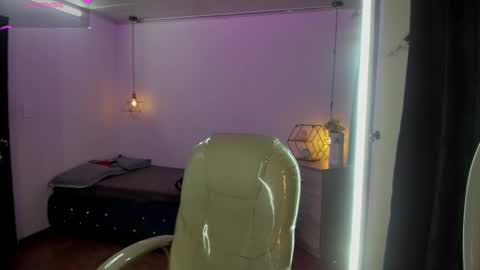 miiss_greyy online show from September 23, 11:46 am