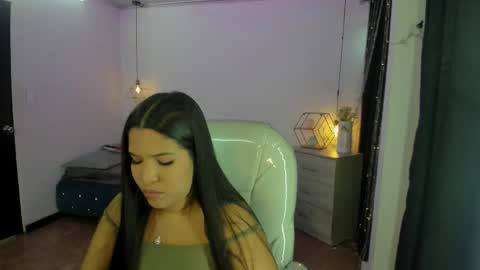miiss_greyy online show from September 28, 11:37 am