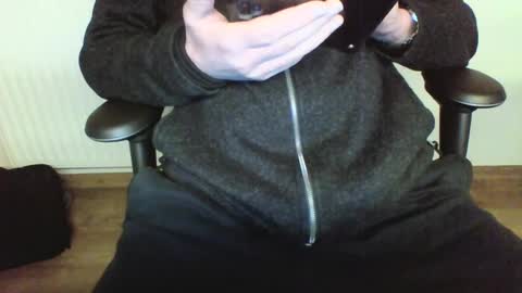 Snapshot of mik116 chatting on February 13, 8:38 am mik online show from February 13, 8:38 am