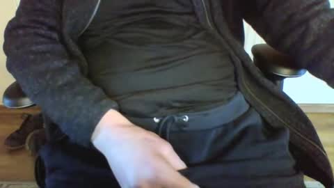 Snapshot of mik116 chatting on February 24, 11:54 am mik online show from February 24, 11:54 am