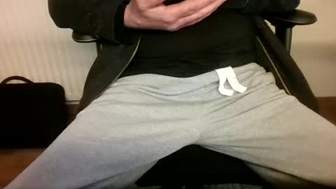 Snapshot of mik116 chatting on October 27, 11:47 am mik online show from October 27, 11:47 am