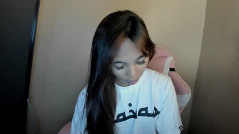 MIKA online show from April 17, 7:17 pm