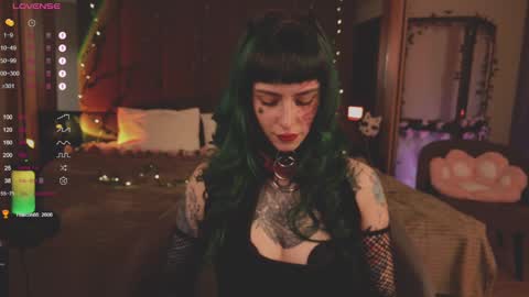 mika_moon_ online show from February 25, 6:53 pm