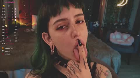 mika_moon_ online show from March 8, 3:13 pm