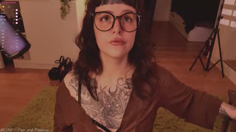 mika_moon_ online show from September 27, 6:57 pm