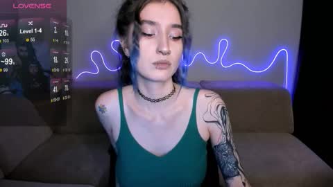 Snapshot of mika_reid chatting on November 7, 3:23 pm Mika online show from November 7, 3:23 pm