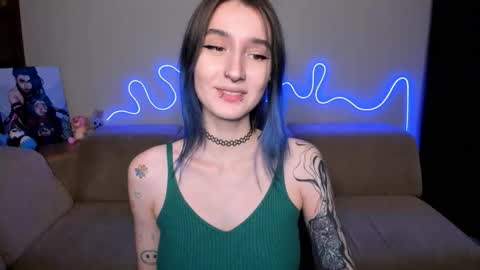 Snapshot of mika_reid chatting on November 30, 1:48 pm Mika online show from November 30, 1:48 pm