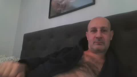 Snapshot of mikael_r52 chatting on February 24, 7:06 am mikael_r52 online show from February 24, 7:06 am