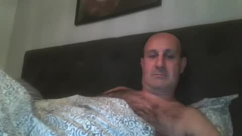 mikael_r52 online show from May 15, 10:17 pm