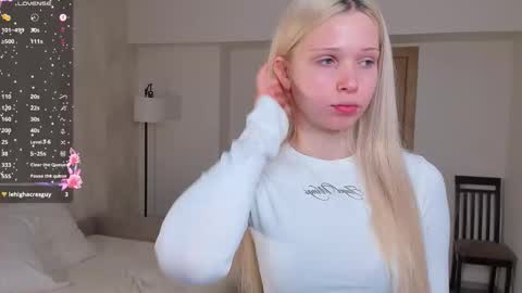 Snapshot of mikaelataron chatting on February 2, 8:51 pm Angel girl online show from February 2, 8:51 pm