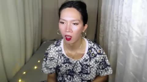 Snapshot of mikaellasander chatting on January 23, 2:33 am ELLA online show from January 23, 2:33 am