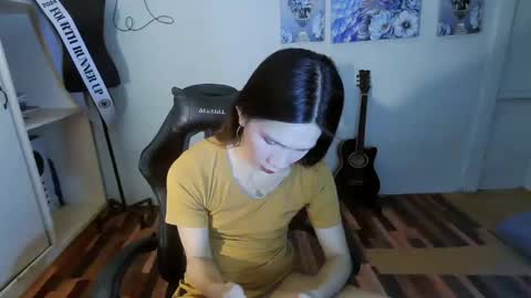 Snapshot of mikaellasander chatting on February 13, 4:39 pm ELLA online show from February 13, 4:39 pm